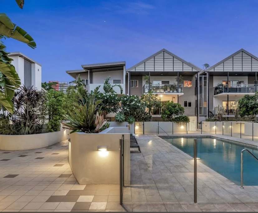 Unfurnished room with own bathroom