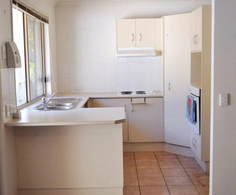 Room for Rent in Mudgeeraba, Gold Coast 250, Unfu...