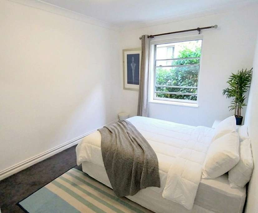 Furnished room in a flatshare