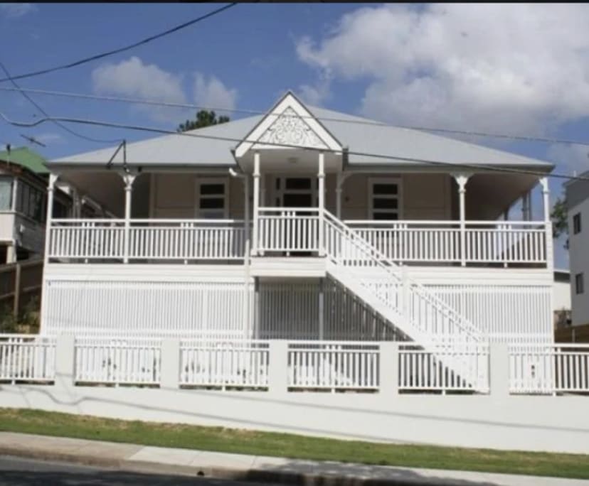 $340, Share-house, 3 bathrooms, Fairfield QLD 4103