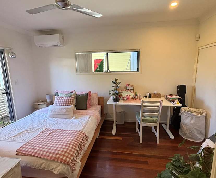 Unfurnished room in a share house