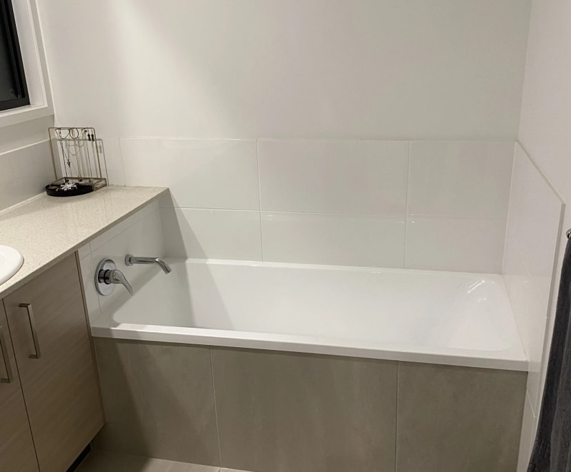$350, Share-house, 3 bathrooms, Baringa QLD 4551