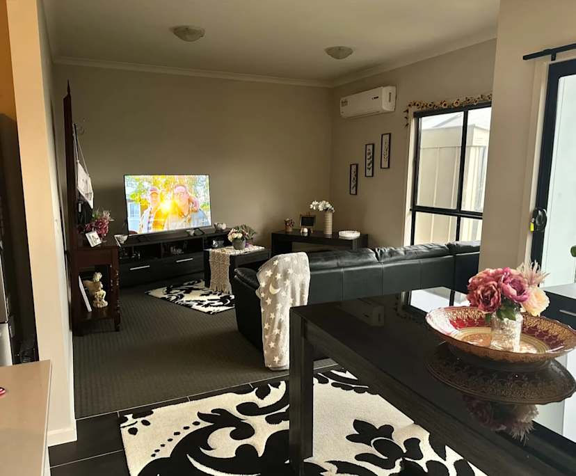 $250, Share-house, 3 bathrooms, Greenvale VIC 3059