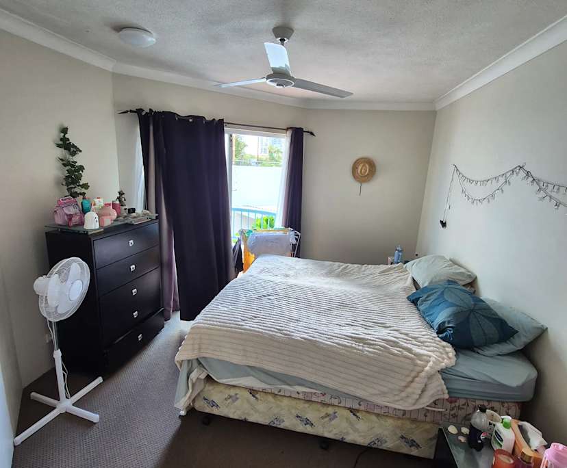 $275, Flatshare, 3 bathrooms, Surfers Paradise QLD 4217