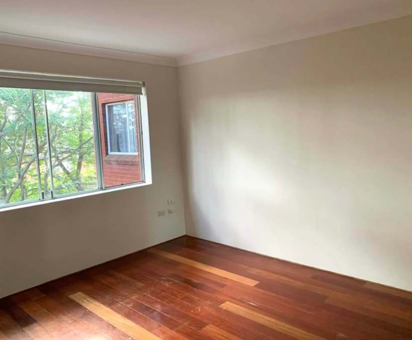 Unfurnished room with ensuite in a flatshare