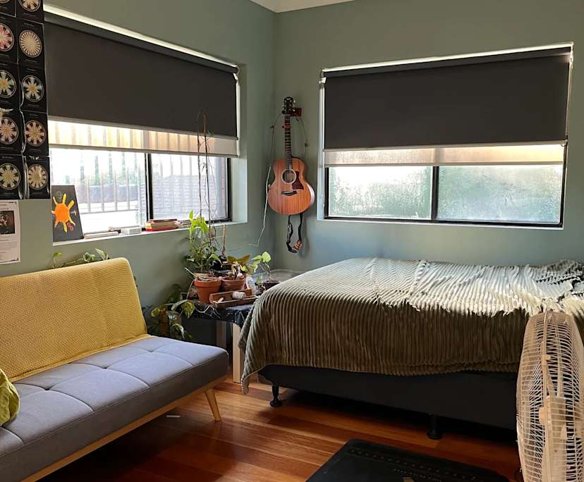 Room in a share house