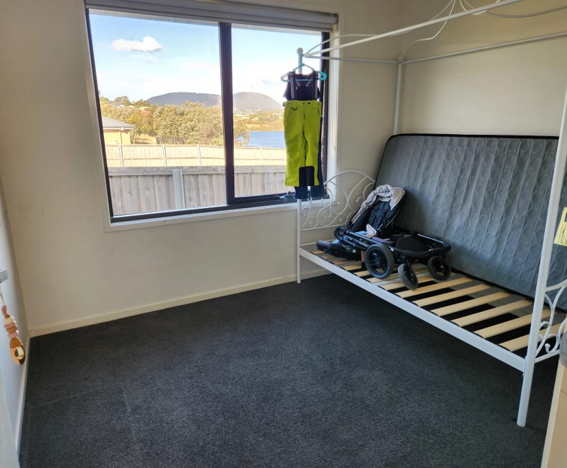 Room in a share house