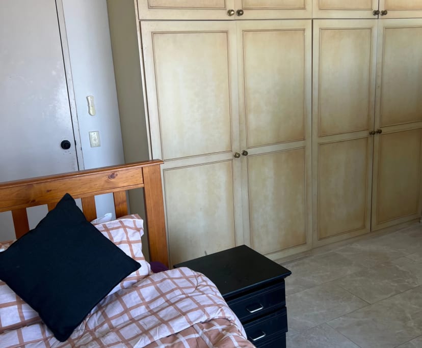 $250, Flatshare, 3 bathrooms, Surfers Paradise QLD 4217