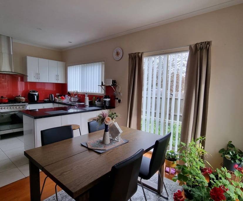 Room for Rent in Dandenong, Melbourne 250, Flexib...