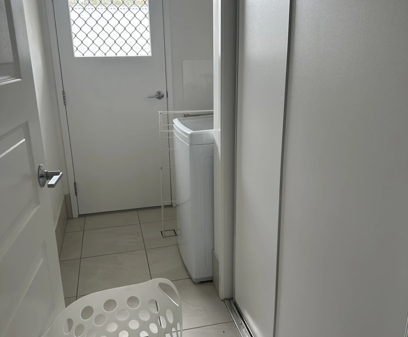 $270, Share-house, 3 bathrooms, Spring Mountain QLD 4300