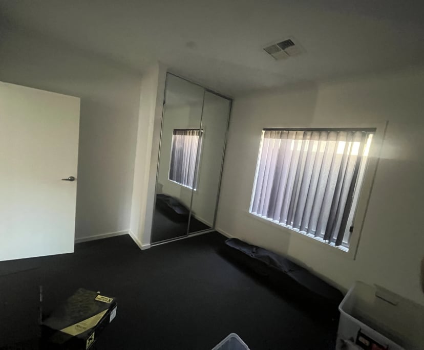 Unfurnished room in a share house