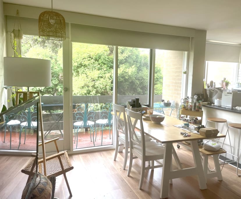 Furnished room in a flatshare