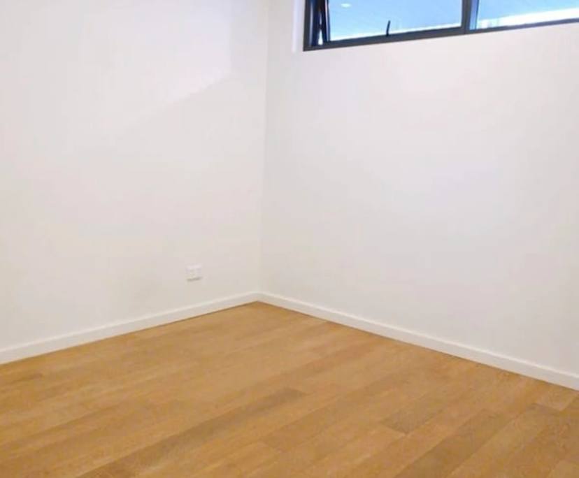 Unfurnished room in a flatshare