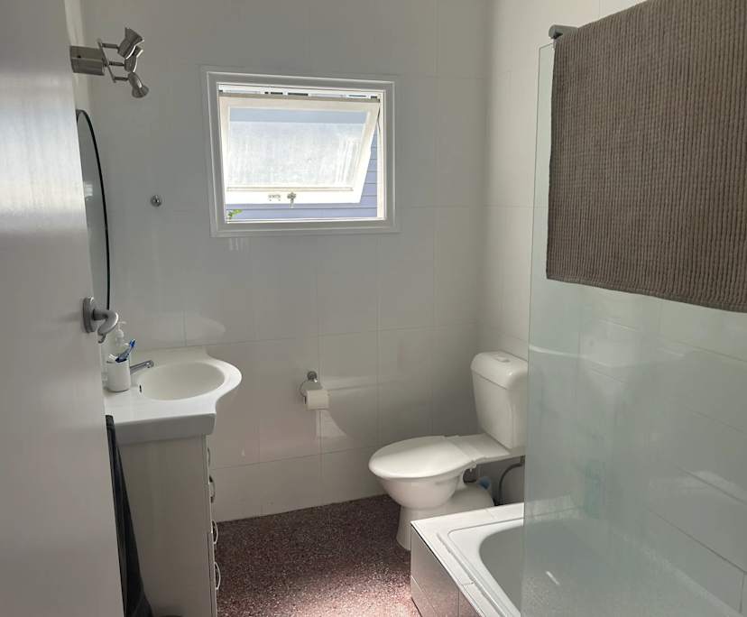 Room in a share house