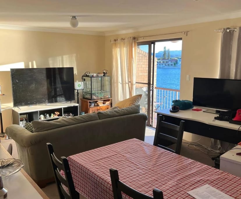 $360, Flatshare, 2 bathrooms, Mermaid Waters QLD 4218