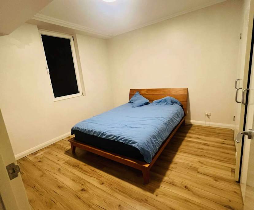 Furnished room with ensuite in a flatshare