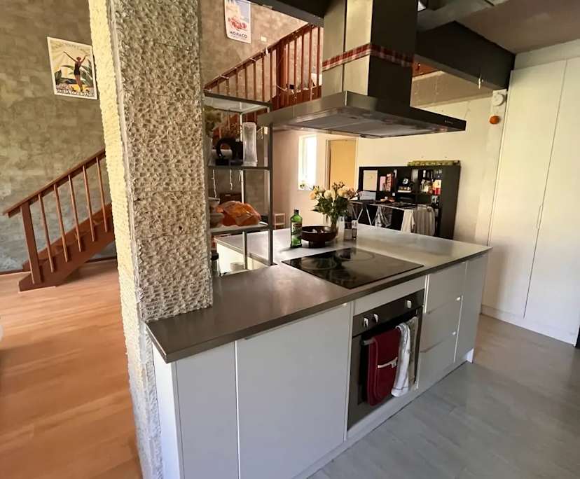 Unfurnished room in a flatshare