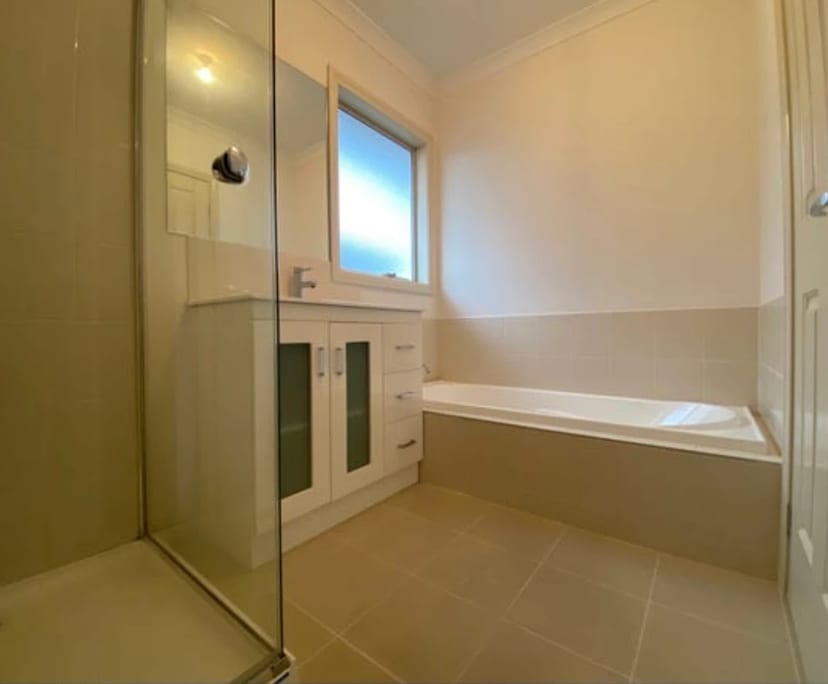 $280, Share-house, 2 bathrooms, Rosanna VIC 3084
