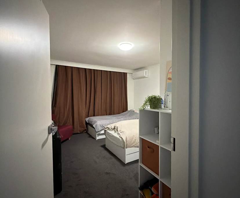 Furnished room in a flatshare