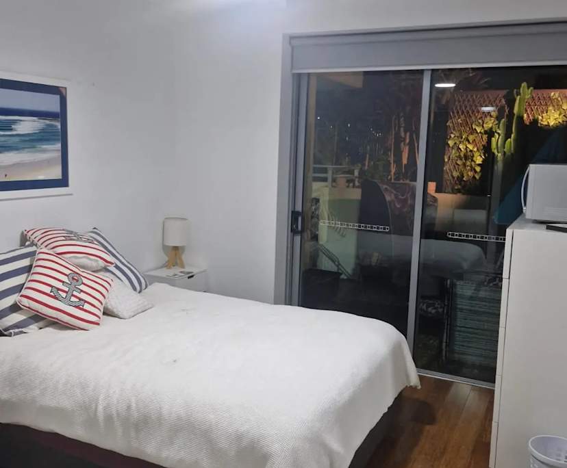 $500, Flatshare, 2 bathrooms, Broadbeach QLD 4218