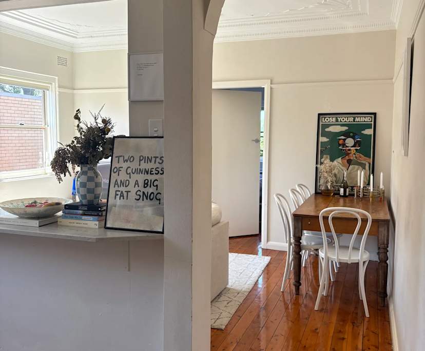 Furnished room in a flatshare