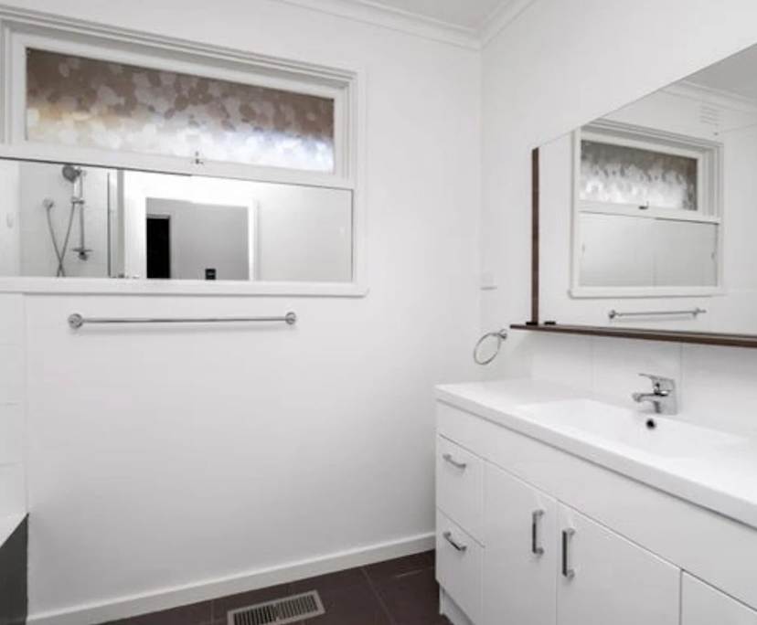 Unfurnished room in a share house