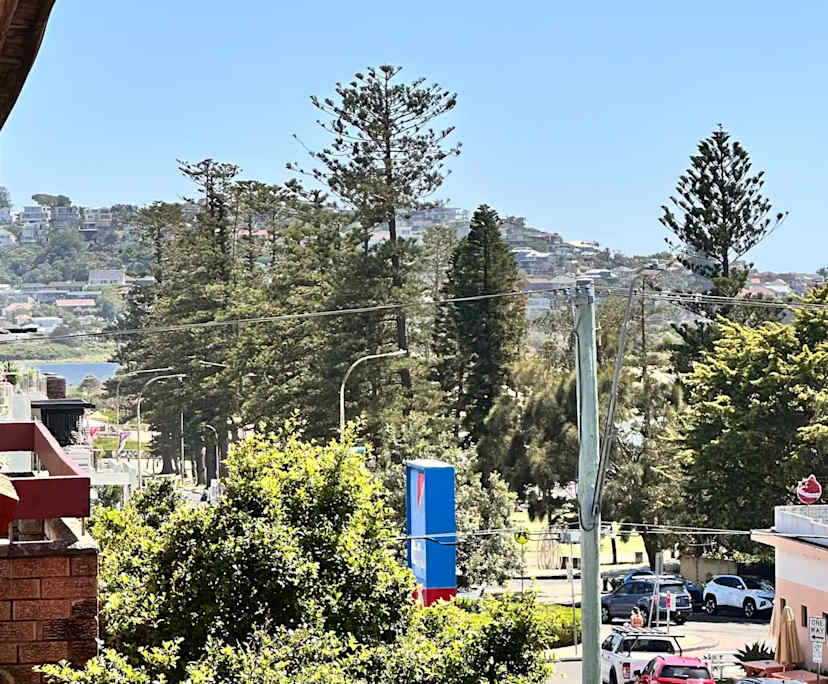 Furnished room in a flatshare