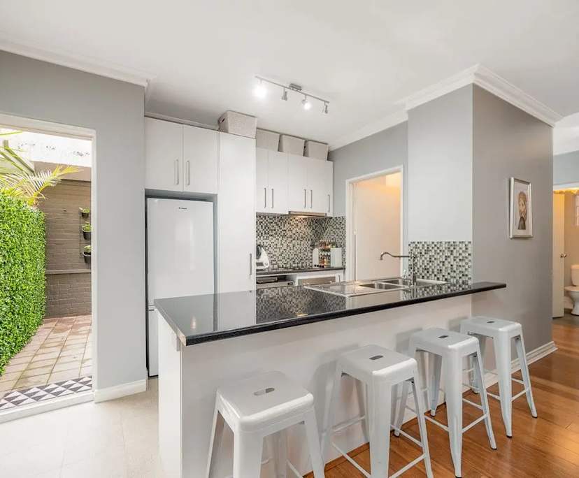 Whole property with 2 rooms for rent