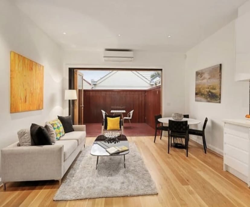 Room in a share house
