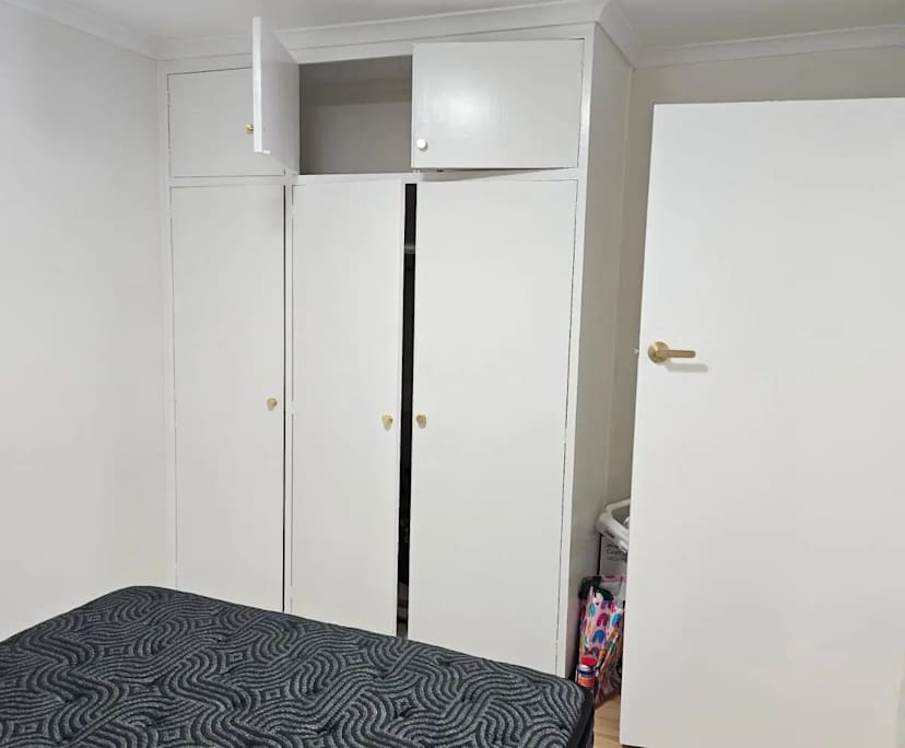 $490, 1-bed, 1 bathroom, Flemington VIC 3031