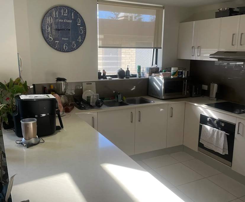 $350, Flatshare, 2 bathrooms, Surfers Paradise QLD 4217