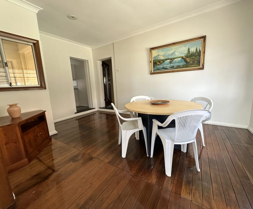 Room in a share house