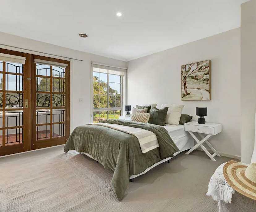 Furnished room with ensuite in a share house