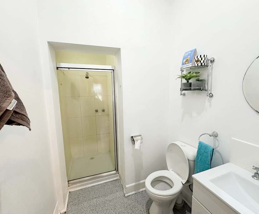 $500, 1-bed, 1 bathroom, St Kilda VIC 3182