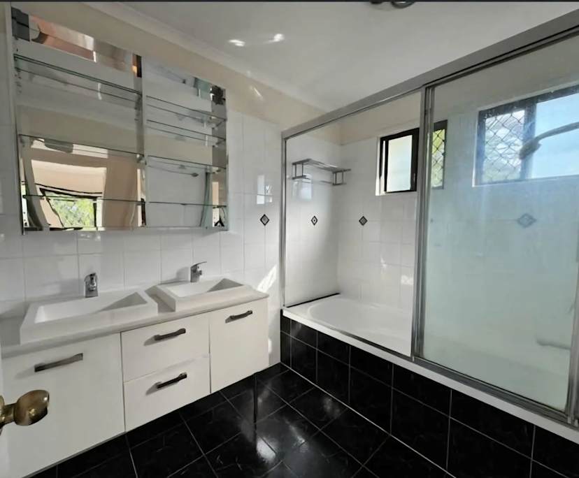 $250, Share-house, 3 bathrooms, Redcliffe QLD 4020