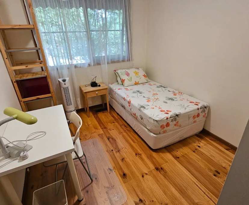 Furnished room in a share house