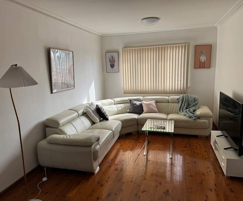 Room in a share house
