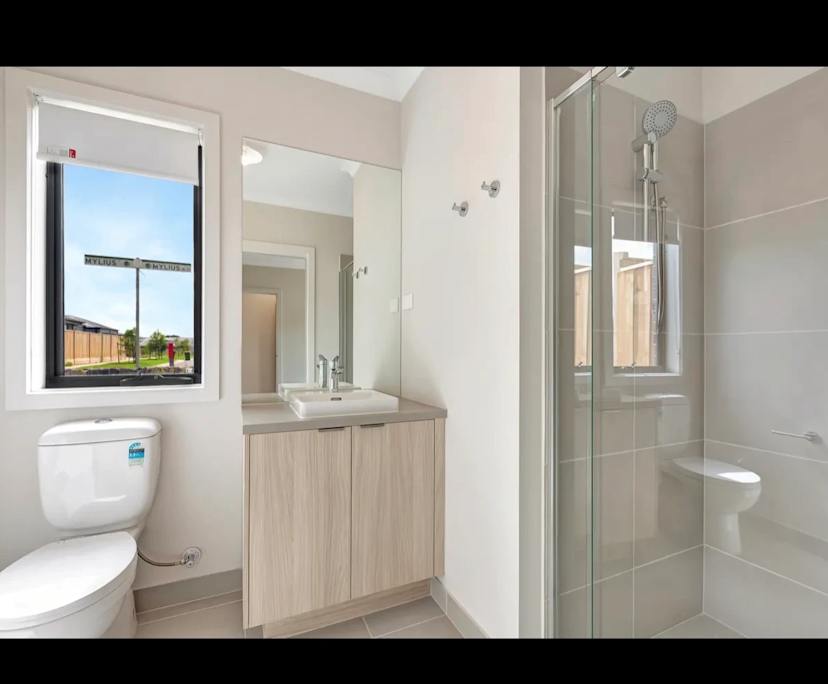 Room with ensuite in a share house