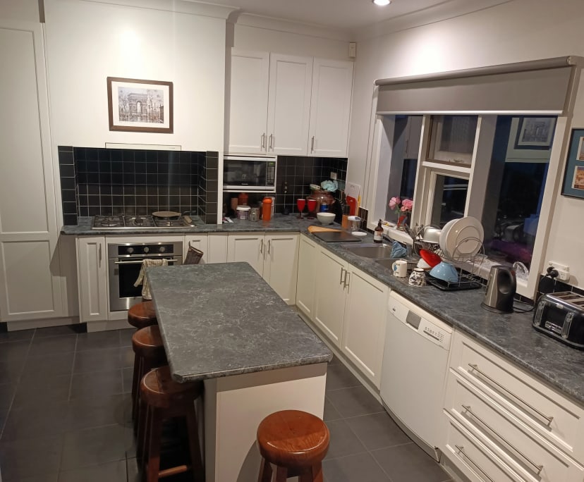 Room in a share house