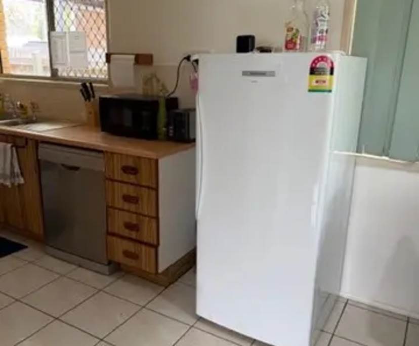 $300, Share-house, 3 bathrooms, Allenstown QLD 4700