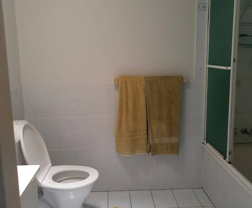 $320, Flatshare, 3 bathrooms, Elanora QLD 4221