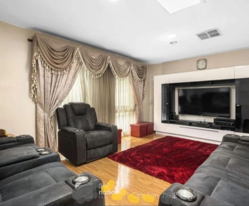 Room in a share house