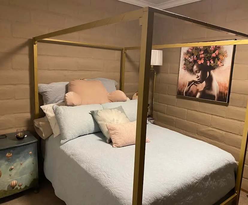 Furnished room with own bathroom