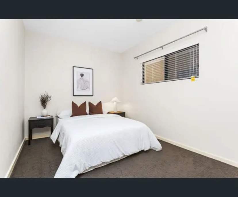 Unfurnished room in a flatshare