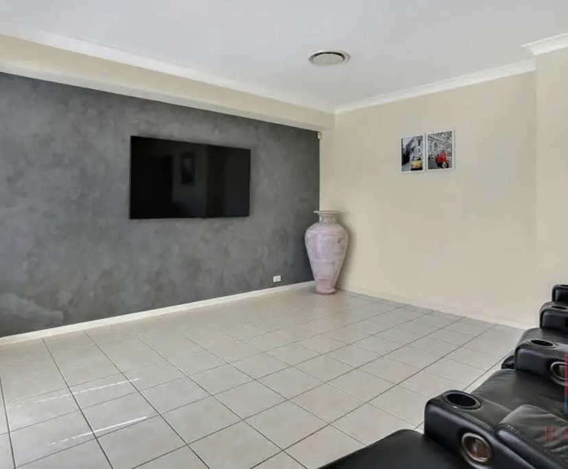 Room in a share house