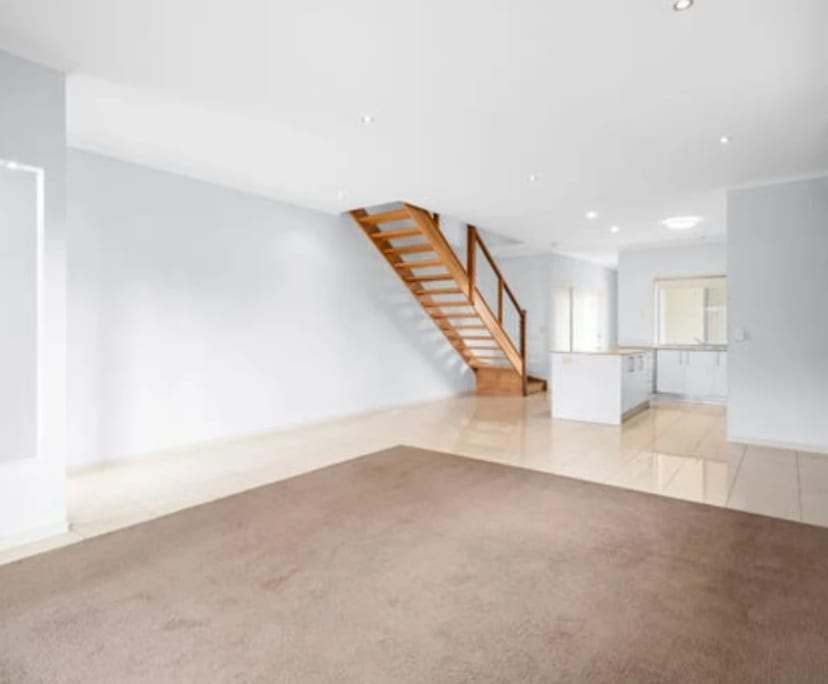 $385, Share-house, 3 bathrooms, Carina Heights QLD 4152