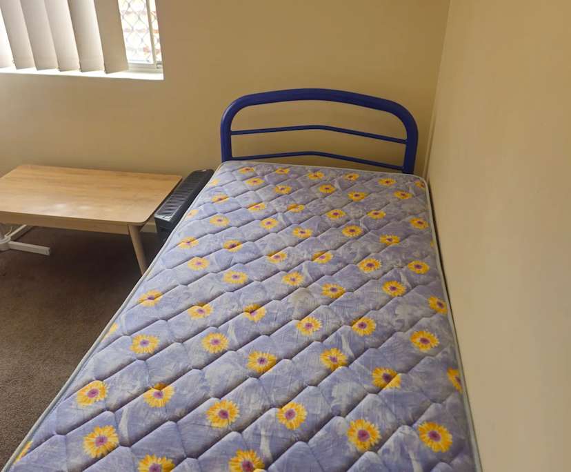 Room in a share house