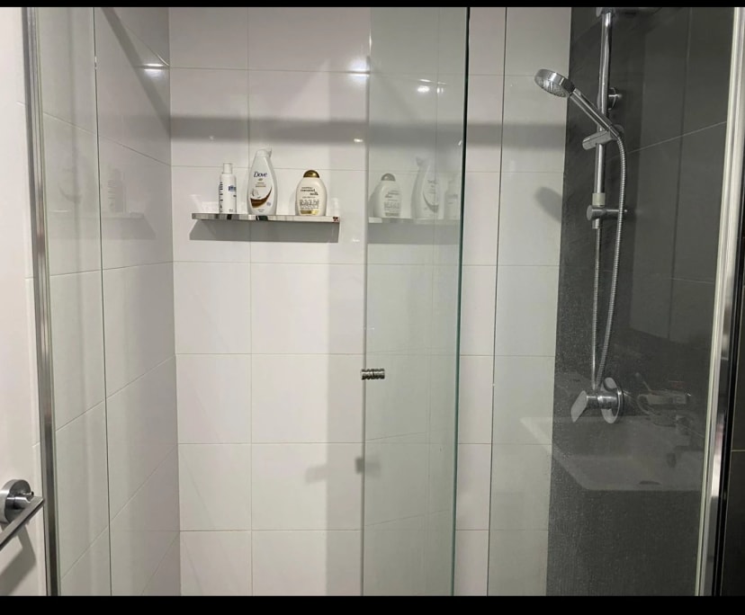 $255, Flatshare, 2 bathrooms, Woolloongabba QLD 4102