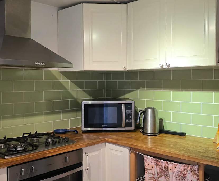 $265, Share-house, 3 bathrooms, Stones Corner QLD 4120