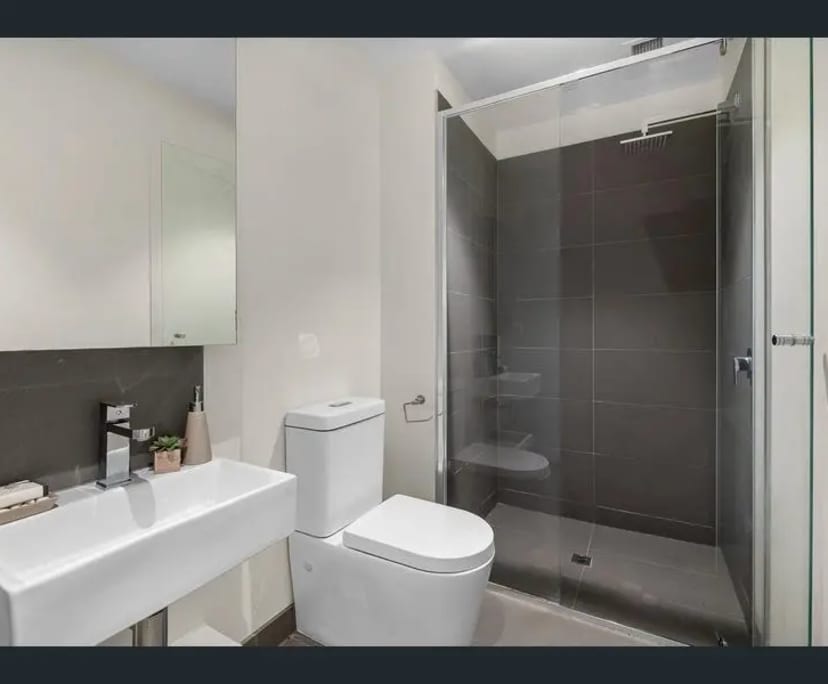 $425, Whole-property, 2 bathrooms, South Yarra VIC 3141